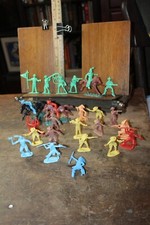 Lot of 27 Plastic Cowboy and Native American Indians Action Figures