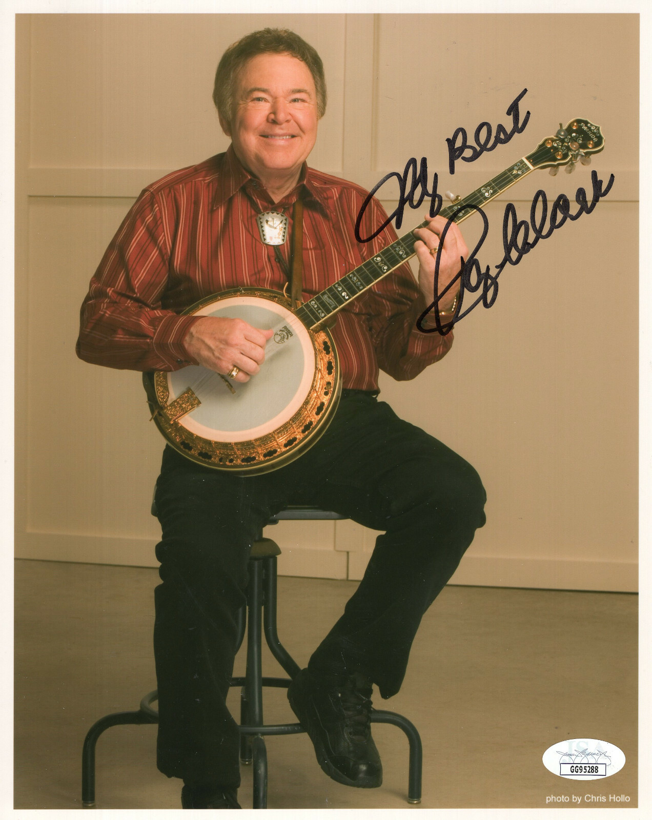 ROY CLARK HAND SIGNED 8x10 COLOR PHOTO GREAT POSE WITH HIS BANJO JSA 