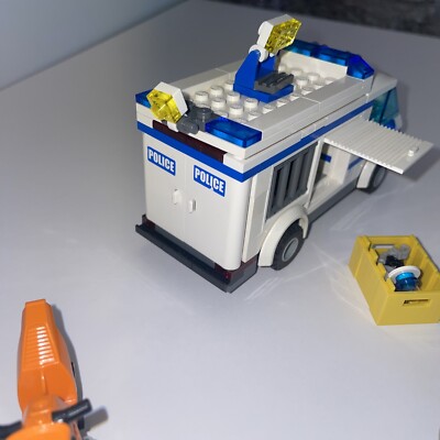 レゴ。パトロールカー。7286 Amazon.com: LEGO Police Prisoner Transport 7286 : Toys & Games