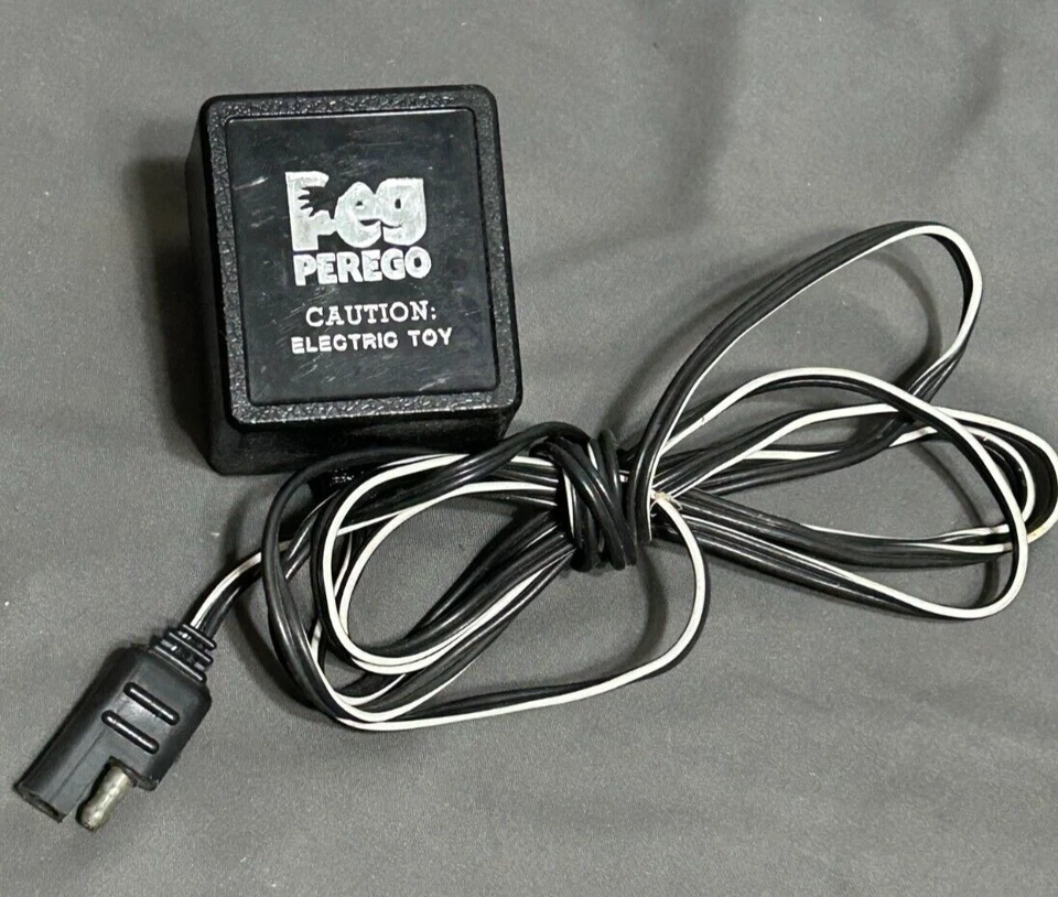 C-1025 Vintage PEG PEREGO Ride on Toy BATTERY A/C CHARGER Original 6v 800ma - Image 2 of 4