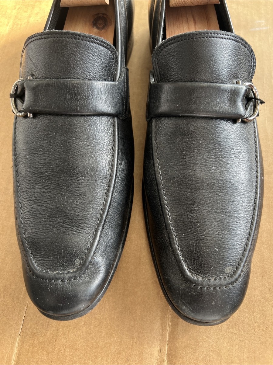 SALVATORE FERRAGAMO Solid Black Leather Mens Strap Loafer  display picture 2