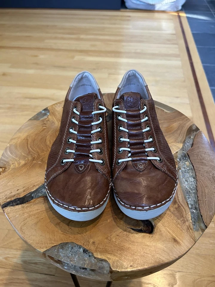 Zapatillas Mujer RIEKER Cuero Marrón con Suela Blanca Talla 36” Foto 3 de 4