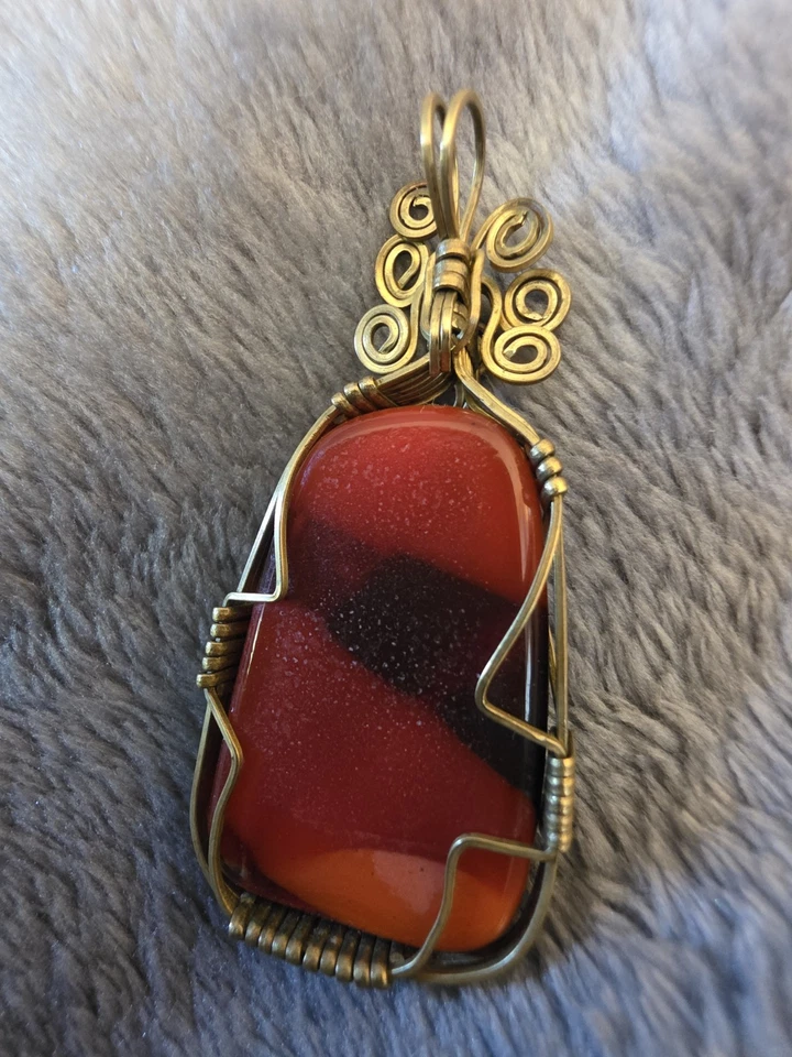 Gold Wrapped Amber Glass Pendant - Image 2 of 3