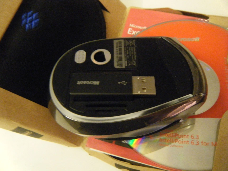 Excellent Microsoft Explorer Mini Mouse 1363 1364 w/ USB Receiver, CD, PouchPad - Image 3 of 4
