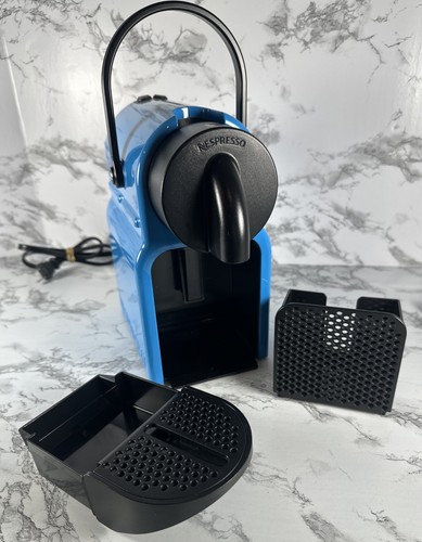 Macchina da caffè espresso Nespresso Inissia D40 blu Pacifico con 4 tazze in vetro e schiumatore - Foto 11 di 20