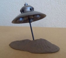 ADAMSKI TYPE UFO FIGURE /Space ship /Majestic collection A-07 /New, Sealed