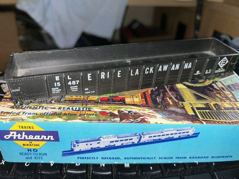 Athearn 1645 HO Black Erie Lackawanna Gondola 15487