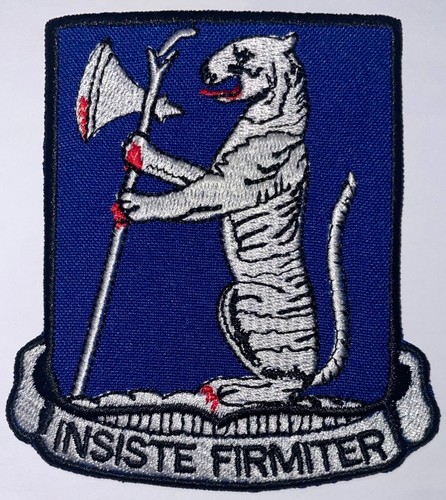 US Army 77th Armor Regiment "Insiste Firmiter" Patch Hook & Iron-On Repro B877 - Picture 2 of 2