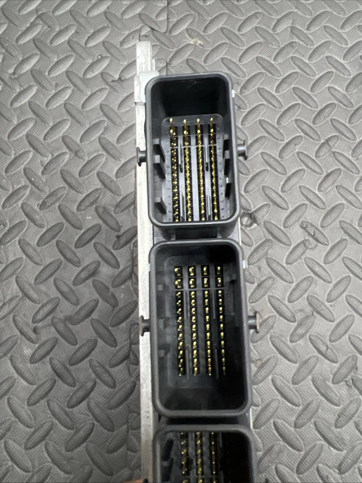 Nissan 370Z 2016 módulo de control del motor aire acondicionado ECU ECM computadora de gestión del motor Foto 4 de 4