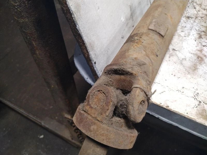 Rear Drive Shaft 4WD Fits 82-86 D-50 617656 Foto 3 de 4