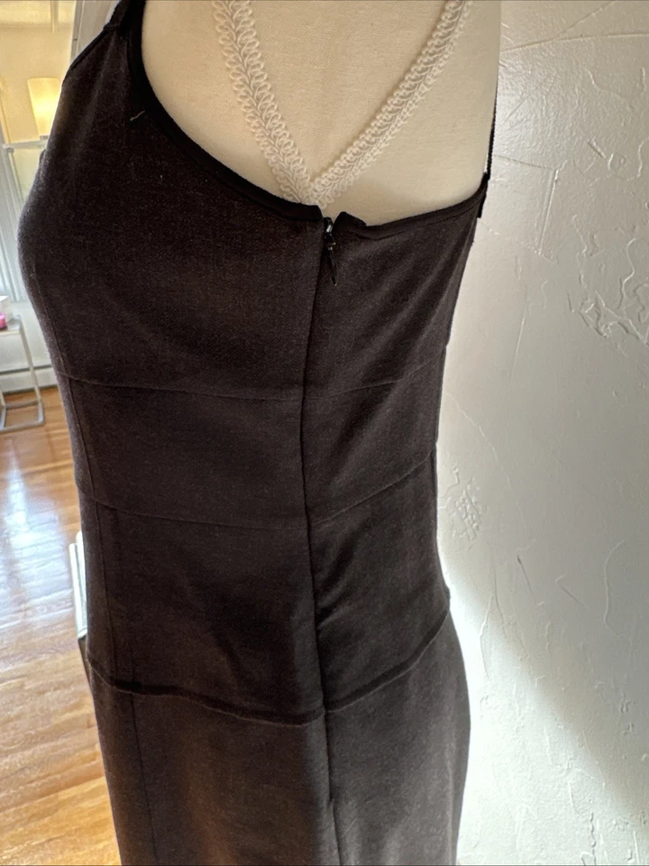 Vestido Theory con tiras finas de lana hasta la rodilla gris carbón talla 8 usar para trabajar Foto 2 de 4