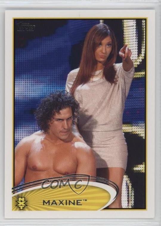 2012 Topps WWE Maxine #17 Rookie RC 0kz8