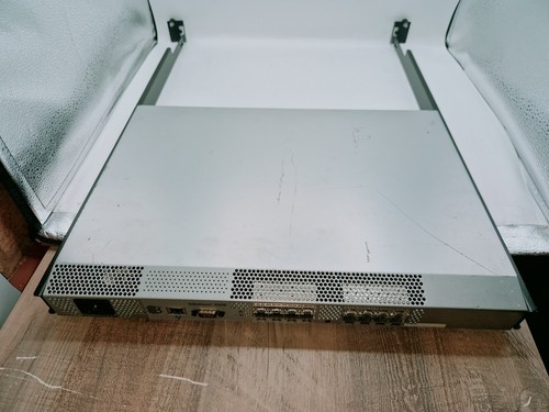 SilkWorm 200E FC SAN Switch Brocade 16 Active Port - Picture 4 of 12