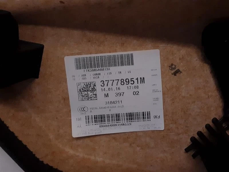 Panel de puerta trasera derecha BMW 328d 12-18 negro con costuras rojas OEM F30 51427372862 Foto 4 de 4