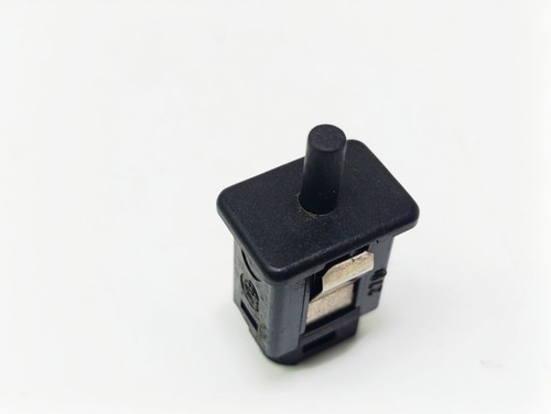 BMW 5 E39 2000 Sonstige Schalter / Griffe / Umschalter 1388277 UST133811