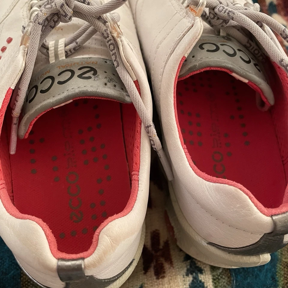 ECCO Biom 女式 8 码 EU38 高尔夫鞋白色皮革带钉 — 第 3/4 张图片