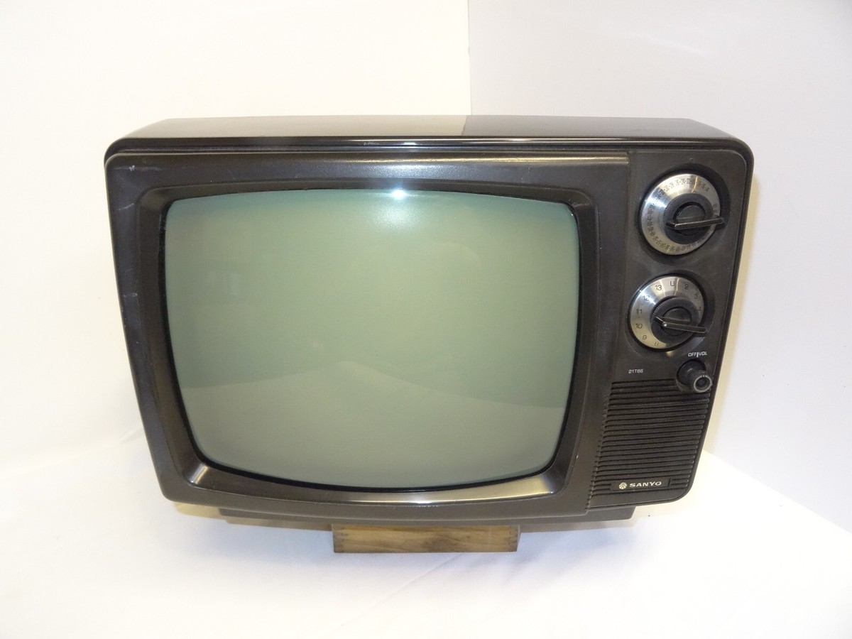 Sanyo Vintage Portable 11
