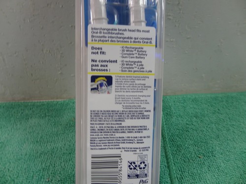 Oral-B 3D White Electric Toothbrush Replacement Brush Head,3 Count - Picture 7 of 9