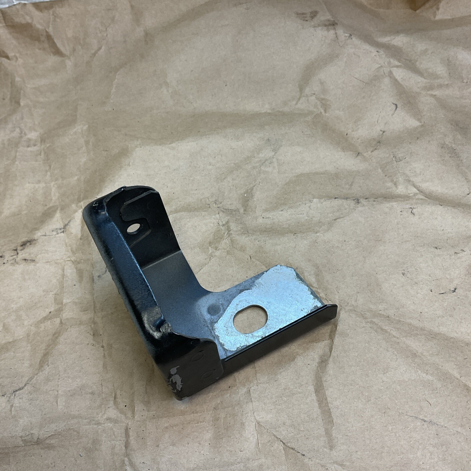 14-17 MASERATI Quattroporte Front Right Fender Holder OEM 22240012