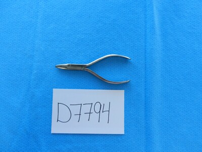 D7794 Richards Smith & Nephew  7117-0063 Wire Bending Pliers 140mm