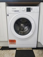 Hotpoint 9kg Freestanding Front Load Washing Machine. Under Warranty.