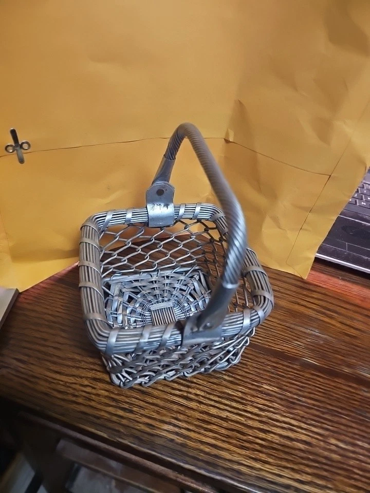Vintage Aluminum Metal Wire Basket Woven 5x 5x 3 Inch Square Serving with handle - Image 2 of 2