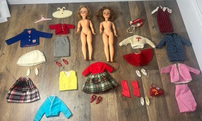 Vintage 2 Tammy Dolls Lot Ideal 1960s Clothing Shoes Outfits Stand Accessories
