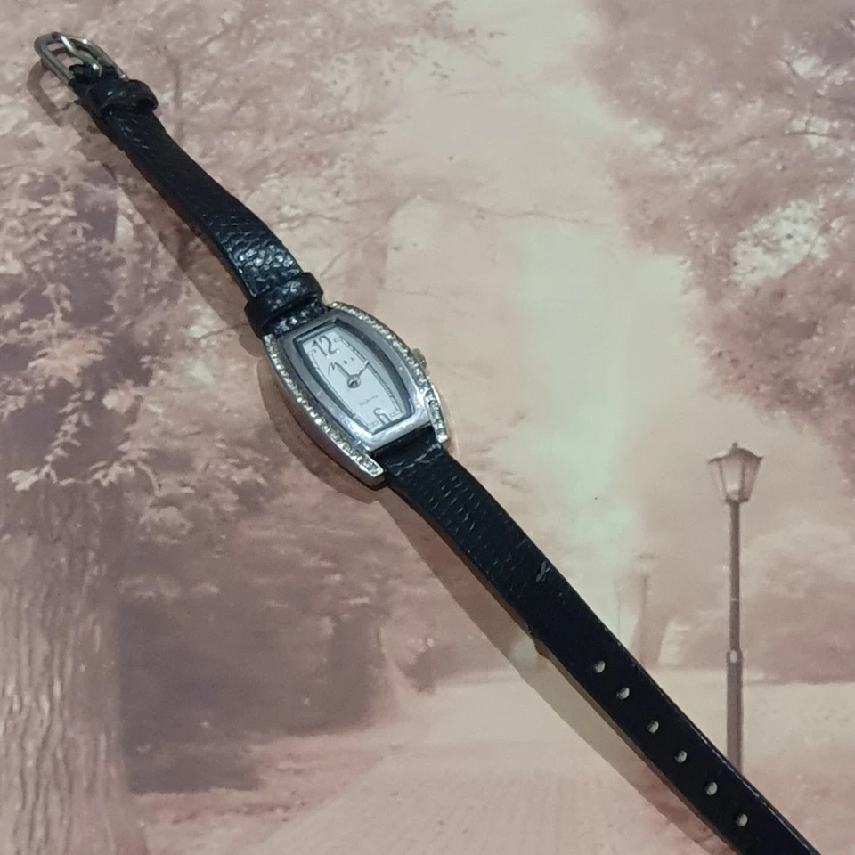 Vintage 90s M.E.L. Silver, Rhinestone/Black Leather Wristwatch 🖤Superstylish🖤 - image 4 of 4