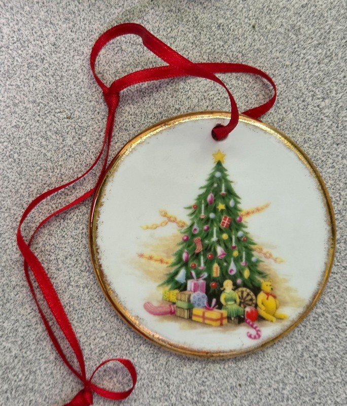 Royal Albert Christmas Magic Bone China Ornament First In Series 1990 England