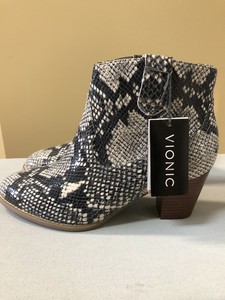 vionic snakeskin boots