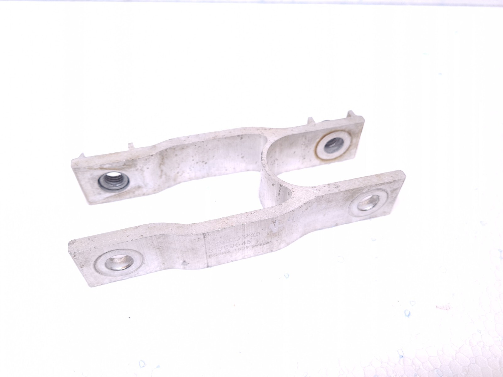 Volvo V40 2017 Diesel 88kW Engine mount bracket 31359645 | eBay