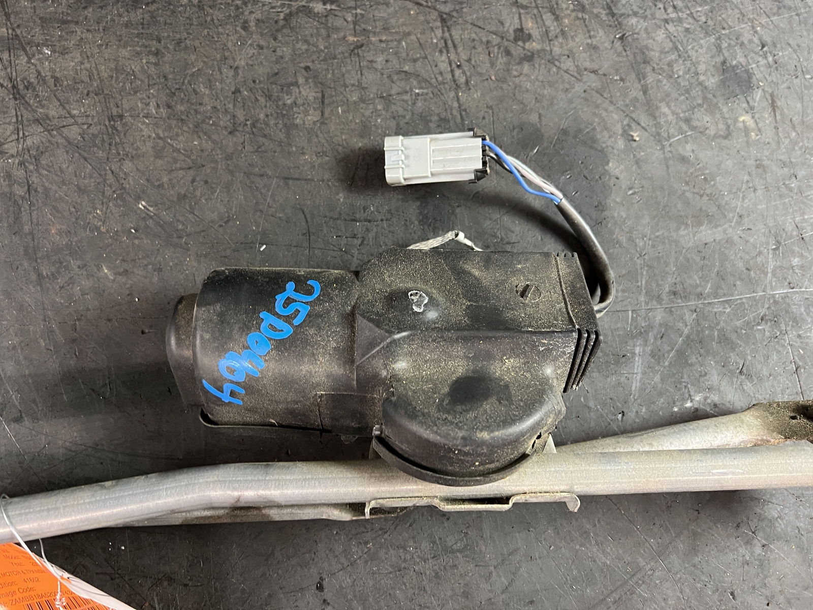 2002 MASERATI SPYDER WIPER MOTOR & TRANSMISSION LINKAGE TGE438C