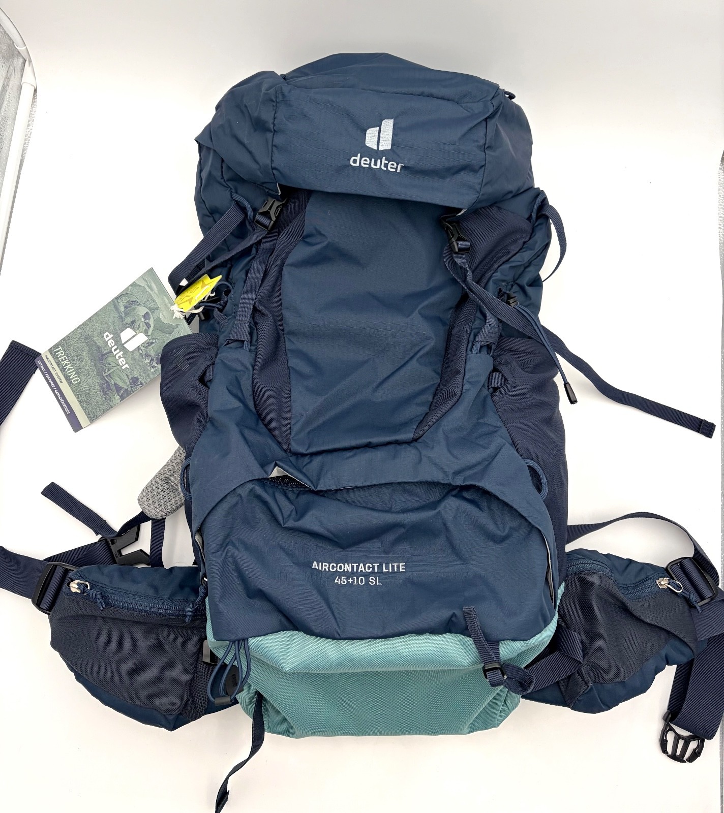 [NEW with tags] Deuter Women's Act Lite 45+10 SL Lightweight Backpack (Ink-jade)