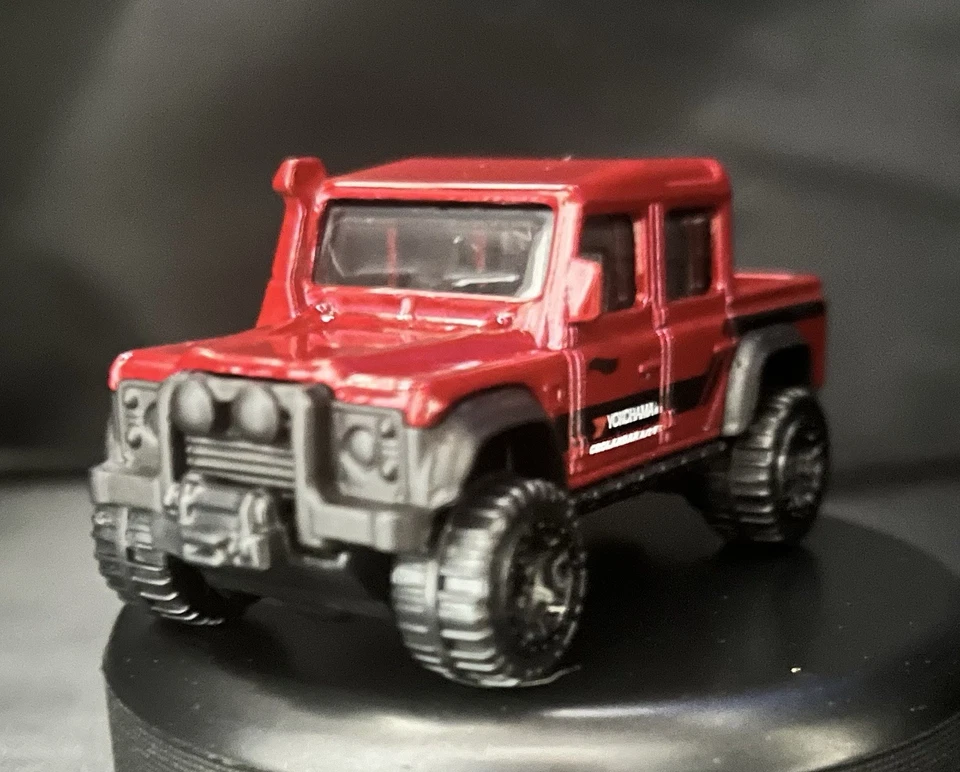 Hot Wheels ‘15 Land Rover Defender Double Cab 🔴Red HW Dirt 1:64 Mattel Diecast - Image 3 of 4