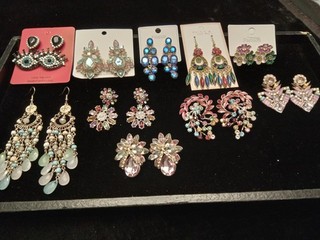 10 Pairs Of Different Multi Color Pierced Earrings Costume Jewelry Earring Lot