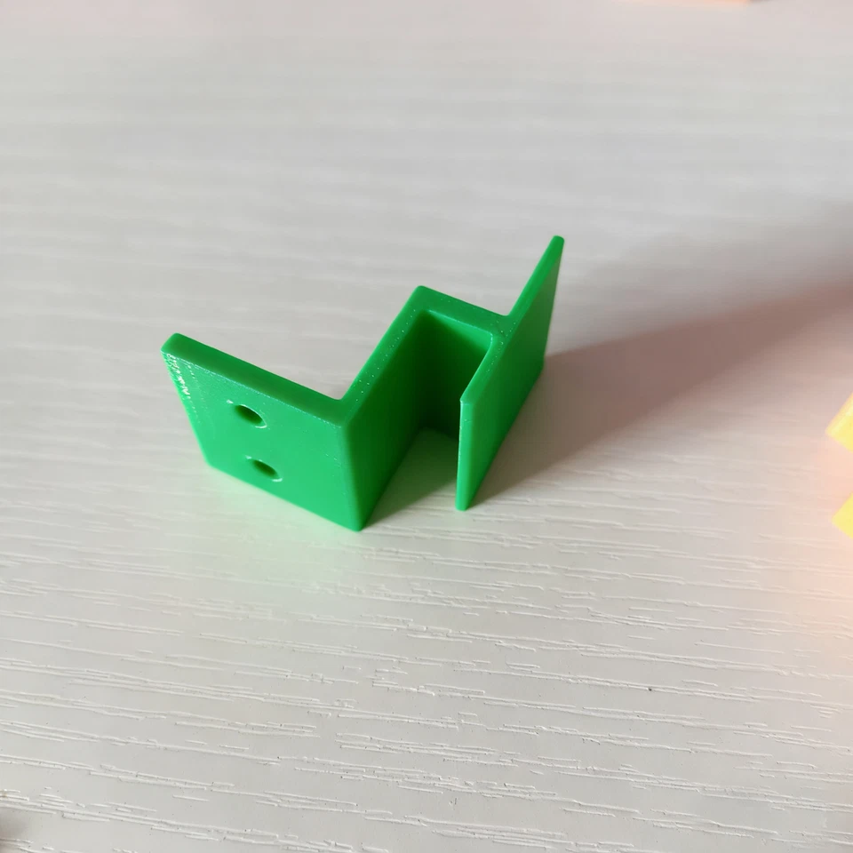 15 Pack Track Wall Mount Hot Wheels Track Compatible Wall Mount - green - Image 4 of 4