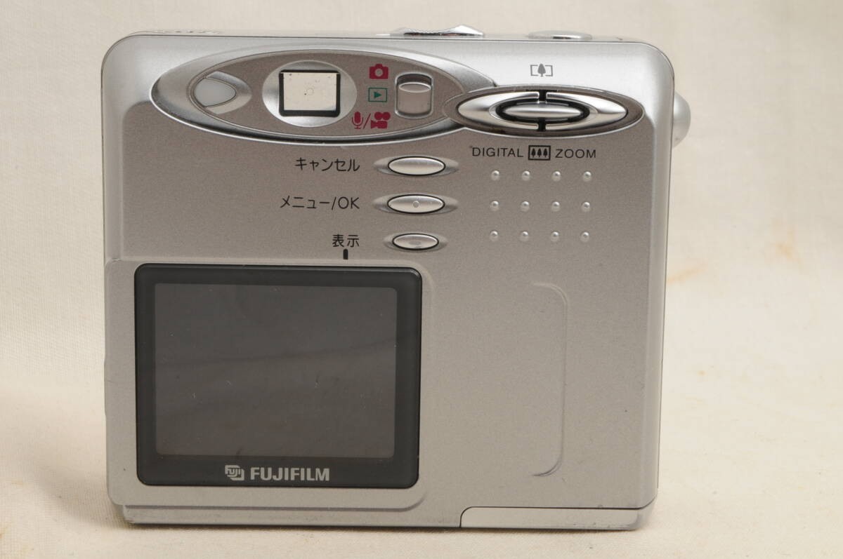 Fujifilm FinePix 30i Silver Compact Digital Camera From Japan Used