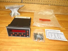 Red Lion Controls GEM33100 *NEW* Gemini 3300 Digital Panel Meter Batch Counter