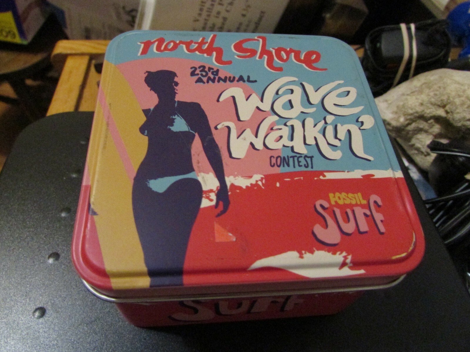 Vintage Fossil Tin box with Fossil blue 