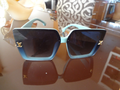 ꙮ LOUIS VUITTON LV Authentic Women display picture 3