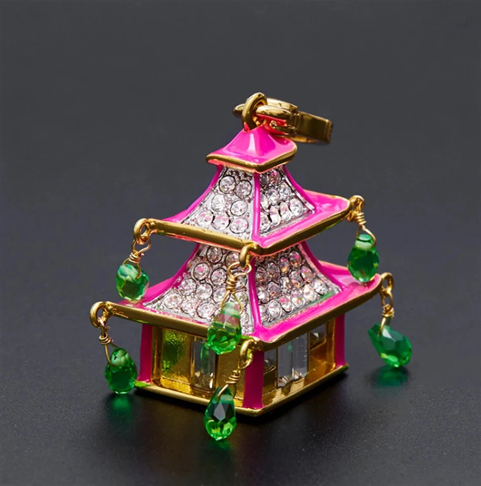 Dije Pagoda Oriental Templo Asiático Plapado en Oro Juicy Couture muy raro Foto 3 de 4