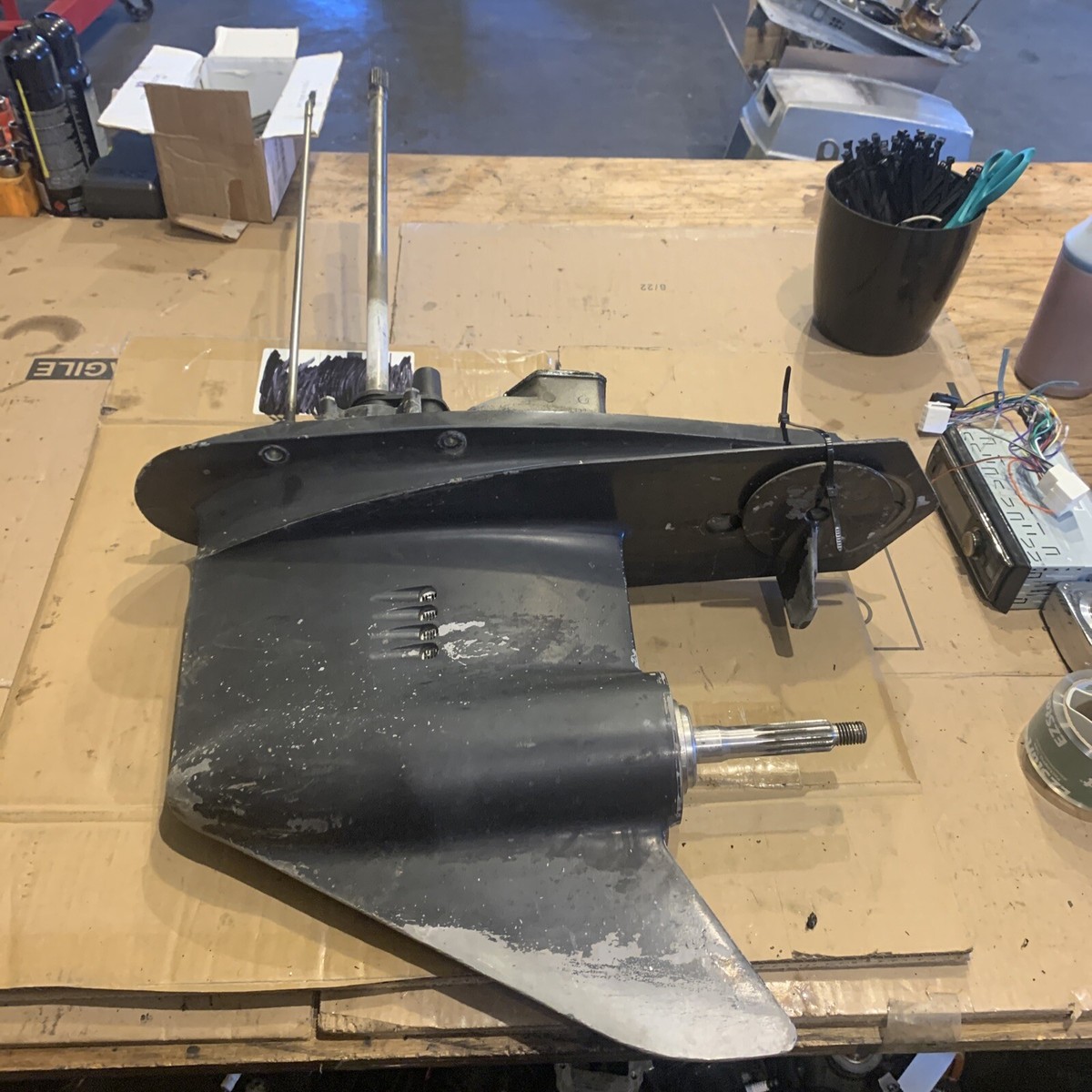 88-115 HP Johnson Evinrude OMC 90 100 110 HP Gearcase Lower