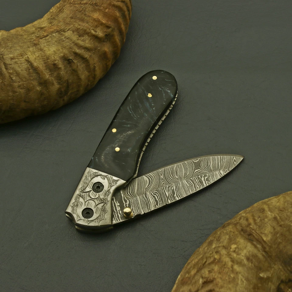 CUSTOM HAND MADE DAMASCUS BLADE FOLDING POCKET KNIFE IINER LOCKWith Sheath - Image 2 of 4