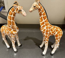 🦒 Ceramic Giraffe Figurines – Set of 2