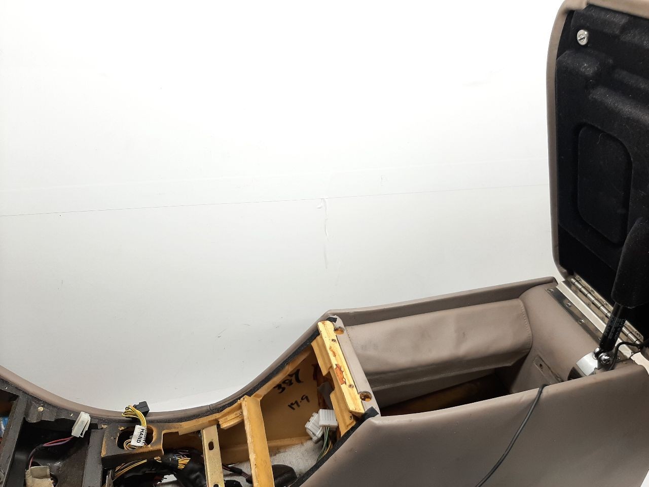 2003 Bentley Arnage Center Console Gray Leather With Arm Rest 