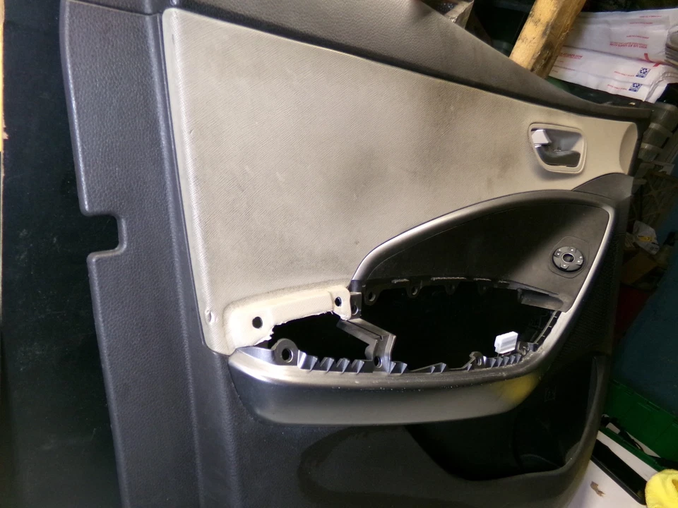 Panel embellecedor puerta interior delantero izquierdo 82311-2W000 17-19 Hyundai Santa Fe Foto 4 de 4