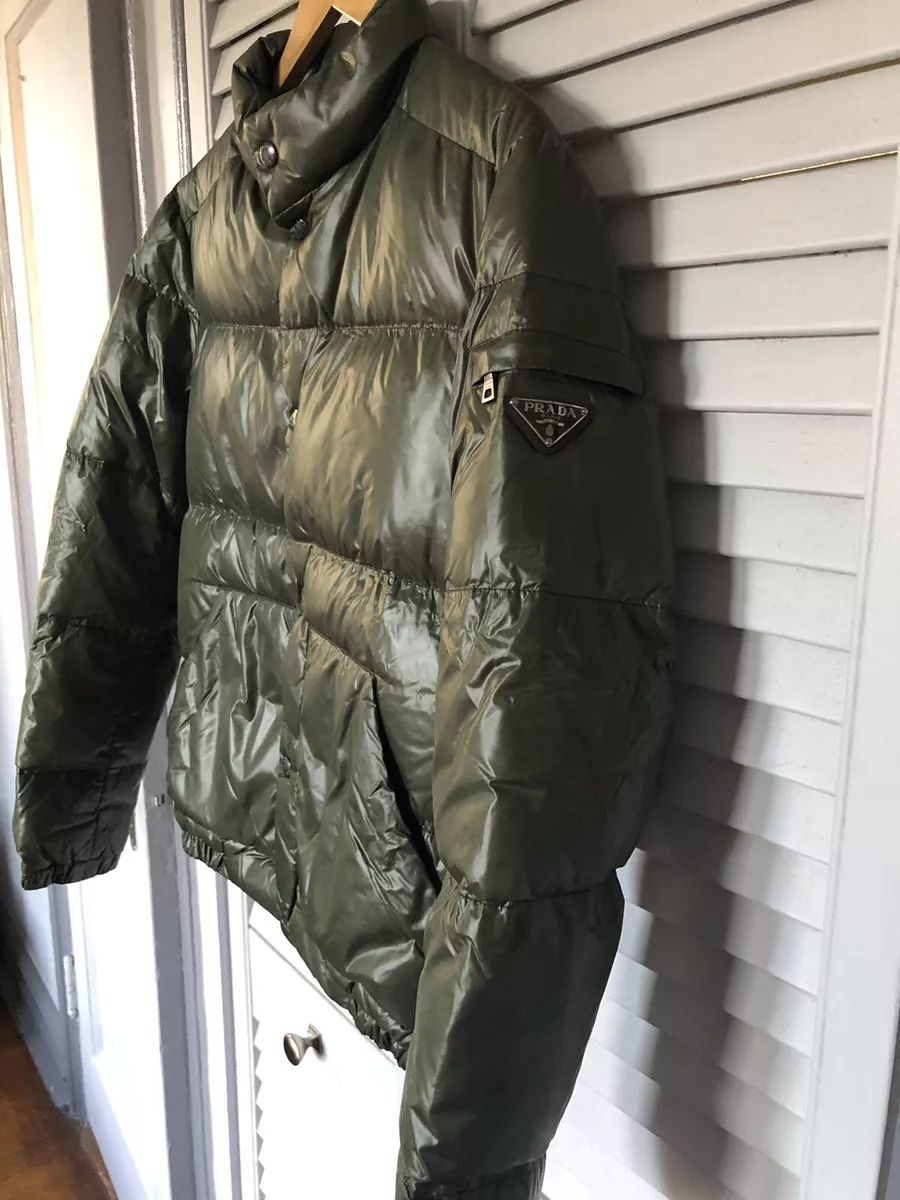 PRE-OWNED PRADA MENS DOWN PUFFER NYLON GREEN JACKET Sz 48-SMALL