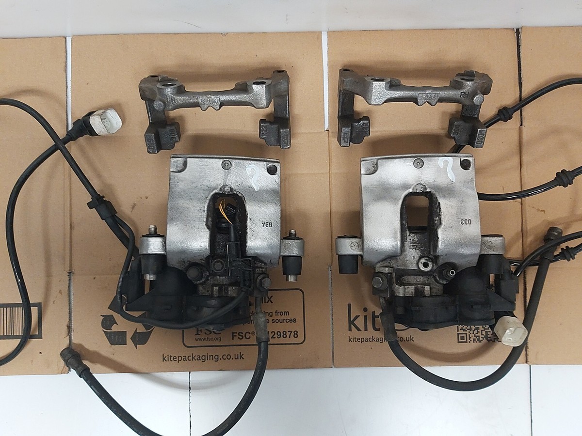 MERCEDES-BENZ C W205 REAR RIGHT& LEFT BRAKE ELECTRIC CALIPERS OEM 