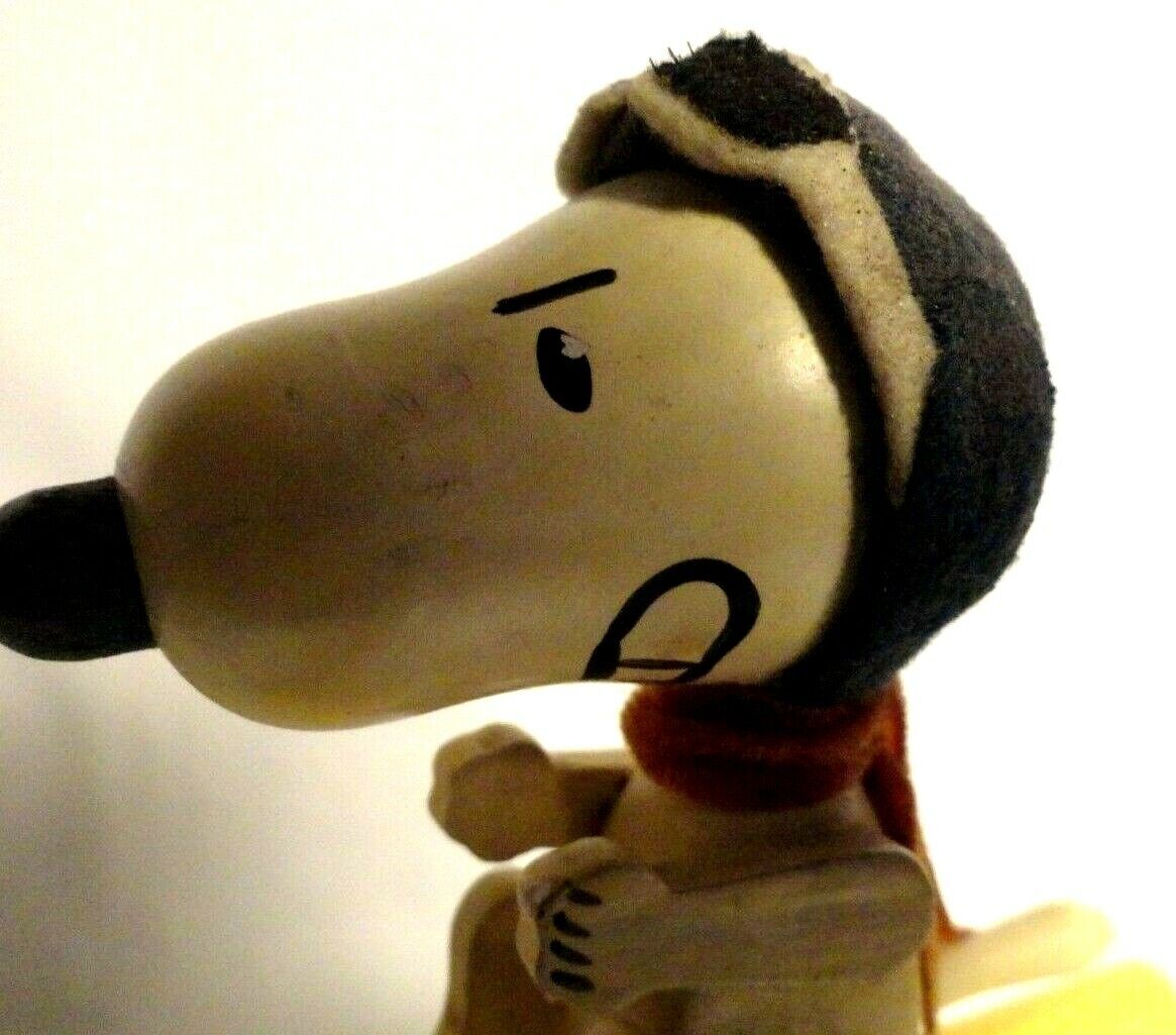 SNOOPY / PEANUTS SCHMID FLYING ACE YELLOW DOG HOUSE WOODEN SNOOPY / PEANUTS SCHMID FLYING ACE YELLOW DOG HOUSE WOODEN