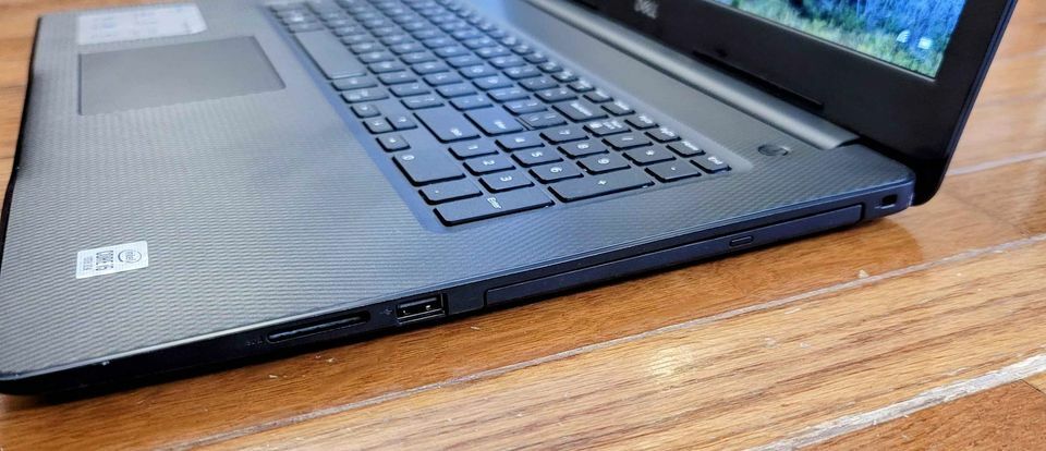 Dell Inspiron 17 3793 17.3 Dell Inspiron 17 3793 17.3